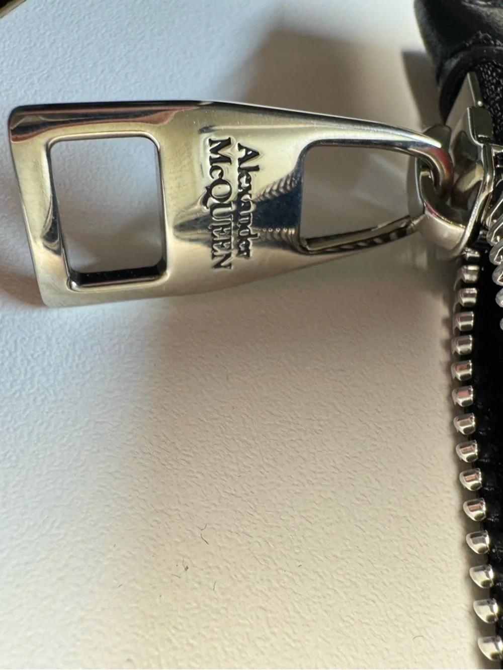 Alexander McQueen Limited Edition Black Leather Zip Clutch with COA - Like New - Picture 6 of 10